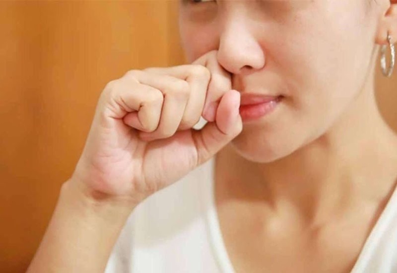 Bị ngứa sau khi nâng mũi có bị sao không ?